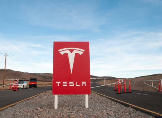 瑞典工會(huì)對(duì)電動(dòng)汽車巨頭特斯拉的抗議活動(dòng)愈演愈烈，導(dǎo)致一家關(guān)鍵零部件供應(yīng)商決定暫停向該公司交付貨物