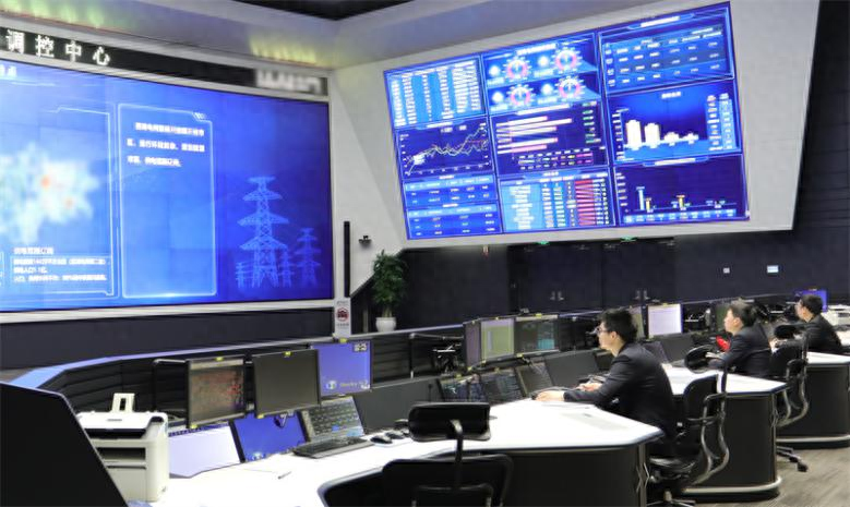 國家千方百計(jì)服務(wù)新能源高質(zhì)量發(fā)展，為持續(xù)推動(dòng)能源綠色低碳轉(zhuǎn)型、保障能源安全貢獻(xiàn)國網(wǎng)力量。