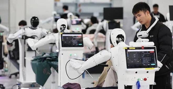 人形機(jī)器人公司淘汰賽開始