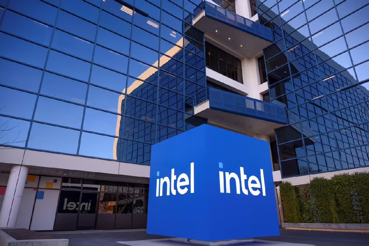 消息稱英特爾再度合并數(shù)據(jù)中心與AI加速器部門